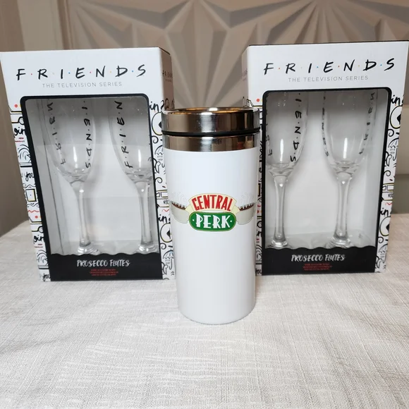 FRIENDS TV Series Mug Wine Glasses Lip Balms and Trivia Card Game - Picture 6 of 7